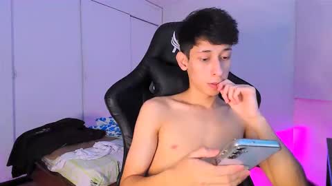 Snapshot of danielsex_1 chatting on 01-11-26, 12:59 Daniel online show from 01-11-26, 12:59