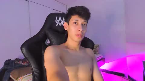 Snapshot of danielsex_1 chatting on 02-15-26, 06:32 Daniel online show from 02-15-26, 06:32