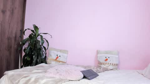 Daniela  online show from 12-23-24, 06:16