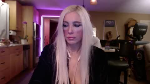 Snapshot of danikawhite69 chatting on 12-28-24, 11:19 DanikaWhite69 online show from 12-28-24, 11:19