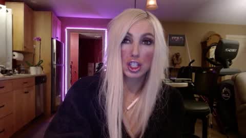 Snapshot of danikawhite69 chatting on 12-29-24, 09:17 DanikaWhite69 online show from 12-29-24, 09:17