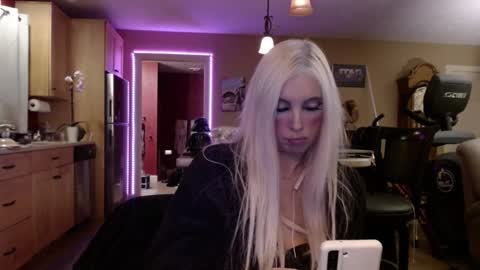 Snapshot of danikawhite69 chatting on 01-27-25, 07:45 DanikaWhite69 online show from 01-27-25, 07:45
