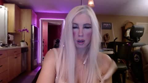Snapshot of danikawhite69 chatting on 02-10-25, 04:30 DanikaWhite69 online show from 02-10-25, 04:30