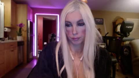 Snapshot of danikawhite69 chatting on 02-13-25, 08:06 DanikaWhite69 online show from 02-13-25, 08:06