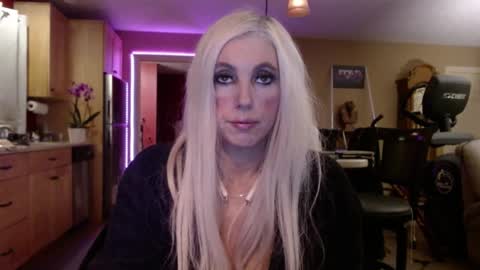Snapshot of danikawhite69 chatting on 02-16-25, 08:10 DanikaWhite69 online show from 02-16-25, 08:10