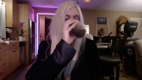 Snapshot of danikawhite69 chatting on 02-25-25, 08:14 DanikaWhite69 online show from 02-25-25, 08:14