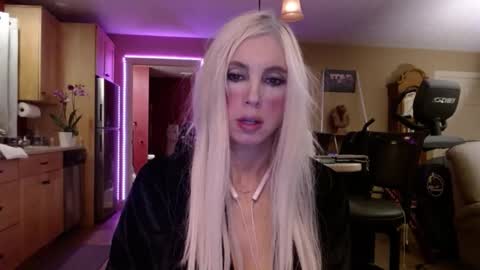 Snapshot of danikawhite69 chatting on 03-02-25, 10:56 DanikaWhite69 online show from 03-02-25, 10:56