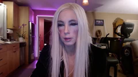Snapshot of danikawhite69 chatting on 03-11-25, 06:32 DanikaWhite69 online show from 03-11-25, 06:32