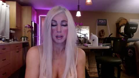 DanikaWhite69 online show from 10-04-25, 08:34