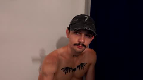 Snapshot of danilorenz0 chatting on 06-08-26, 01:28 Dani Lorenzo online show from 06-08-26, 01:28