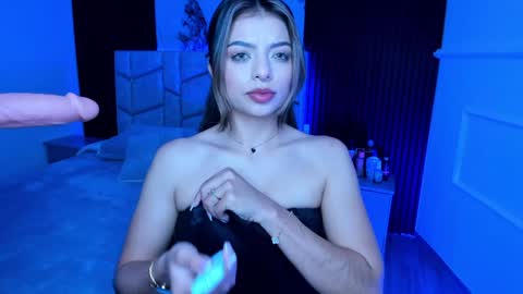 Snapshot of daniphoenixx chatting on 01-01-25, 03:03 Dani Phonenix online show from 01-01-25, 03:03