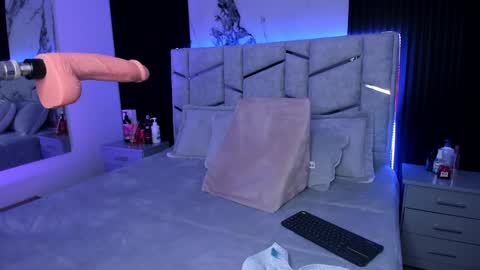 Snapshot of daniphoenixx chatting on 01-18-25, 08:19 Dani Phonenix online show from 01-18-25, 08:19