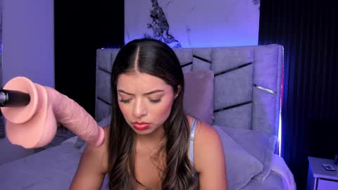 Snapshot of daniphoenixx chatting on 01-27-25, 08:17 Dani Phonenix online show from 01-27-25, 08:17