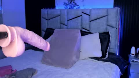 Snapshot of daniphoenixx chatting on 02-10-25, 07:28 Dani Phonenix online show from 02-10-25, 07:28