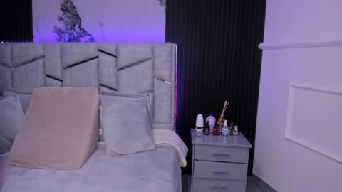 Snapshot of daniphoenixx chatting on 02-20-25, 08:14 Dani Phonenix online show from 02-20-25, 08:14