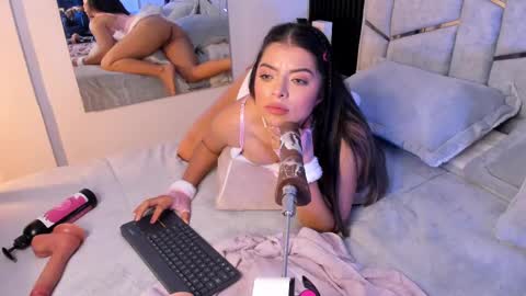 Snapshot of daniphoenixx chatting on 02-23-25, 04:13 Dani Phonenix online show from 02-23-25, 04:13