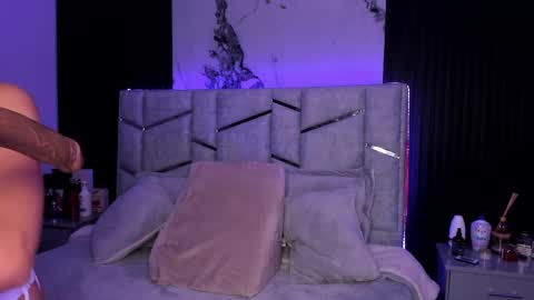 Snapshot of daniphoenixx chatting on 02-24-25, 07:41 Dani Phonenix online show from 02-24-25, 07:41