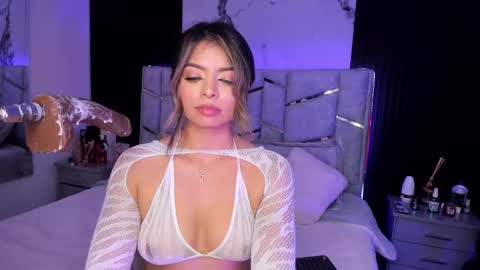 Snapshot of daniphoenixx chatting on 03-01-25, 01:43 Dani Phonenix online show from 03-01-25, 01:43