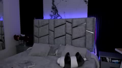 Snapshot of daniphoenixx chatting on 09-22-25, 02:19 Dani Phonenix online show from 09-22-25, 02:19