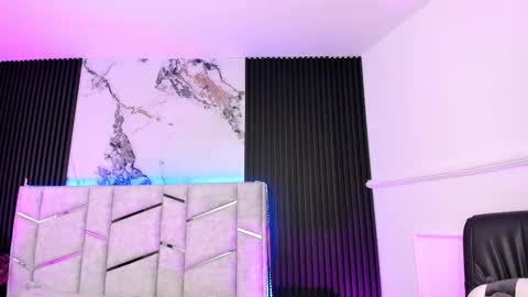 Snapshot of daniphoenixx chatting on 09-25-25, 03:38 Dani Phonenix online show from 09-25-25, 03:38