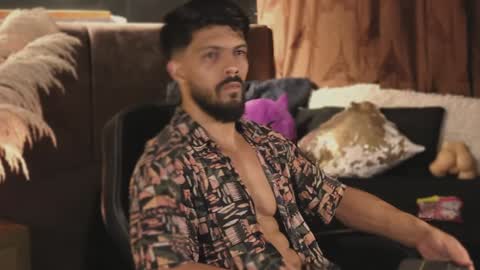 Snapshot of dann_saenz chatting on 01-17-25, 02:50 Dann saenz online show from 01-17-25, 02:50