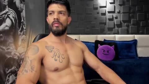 Snapshot of dann_saenz chatting on 01-23-25, 09:50 Dann saenz online show from 01-23-25, 09:50