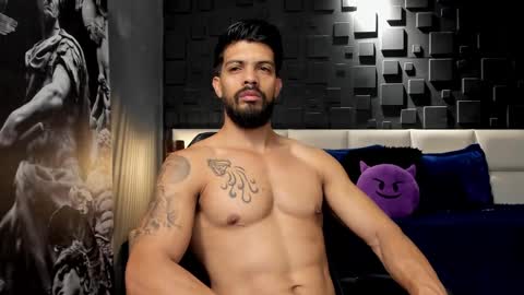 Snapshot of dann_saenz chatting on 01-24-25, 10:43 Dann saenz online show from 01-24-25, 10:43