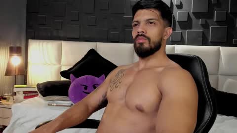 Snapshot of dann_saenz chatting on 02-02-25, 06:15 Dann saenz online show from 02-02-25, 06:15