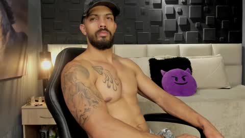 Snapshot of dann_saenz chatting on 02-12-25, 01:09 Dann saenz online show from 02-12-25, 01:09