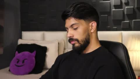 Snapshot of dann_saenz chatting on 02-14-25, 06:51 Dann saenz online show from 02-14-25, 06:51