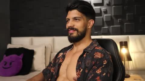 Snapshot of dann_saenz chatting on 02-14-25, 09:53 Dann saenz online show from 02-14-25, 09:53