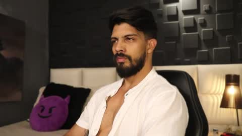 Snapshot of dann_saenz chatting on 02-16-25, 01:25 Dann saenz online show from 02-16-25, 01:25