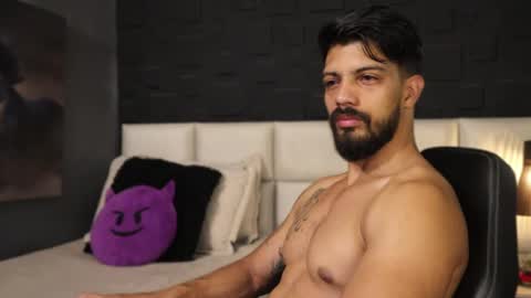 Snapshot of dann_saenz chatting on 02-16-25, 10:54 Dann saenz online show from 02-16-25, 10:54