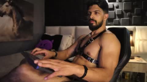 Snapshot of dann_saenz chatting on 02-16-25, 02:00 Dann saenz online show from 02-16-25, 02:00