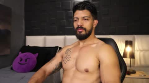 Snapshot of dann_saenz chatting on 02-17-25, 11:02 Dann saenz online show from 02-17-25, 11:02