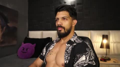 Snapshot of dann_saenz chatting on 02-18-25, 11:22 Dann saenz online show from 02-18-25, 11:22