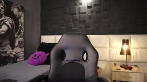 Snapshot of dann_saenz chatting on 02-19-25, 11:25 Dann saenz online show from 02-19-25, 11:25