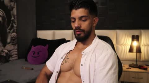 Snapshot of dann_saenz chatting on 02-20-25, 10:37 Dann saenz online show from 02-20-25, 10:37