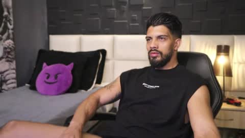 Snapshot of dann_saenz chatting on 02-22-25, 01:22 Dann saenz online show from 02-22-25, 01:22