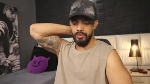 Snapshot of dann_saenz chatting on 02-23-25, 04:57 Dann saenz online show from 02-23-25, 04:57