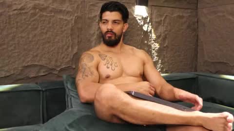 Snapshot of dann_saenz chatting on 03-01-25, 02:23 Dann saenz online show from 03-01-25, 02:23