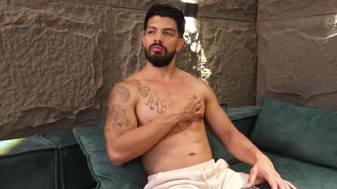 Snapshot of dann_saenz chatting on 03-11-25, 01:45 Dann saenz online show from 03-11-25, 01:45