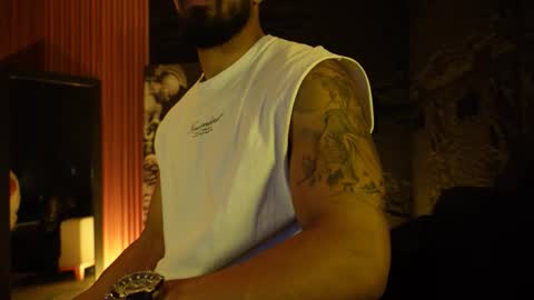 Snapshot of dann_saenz chatting on 09-19-25, 11:55 Dann saenz online show from 09-19-25, 11:55