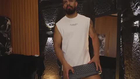 Snapshot of dann_saenz chatting on 10-03-25, 02:36 Dann saenz online show from 10-03-25, 02:36