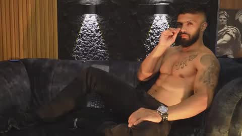 Snapshot of dann_saenz chatting on 10-26-25, 04:02 Dann saenz online show from 10-26-25, 04:02