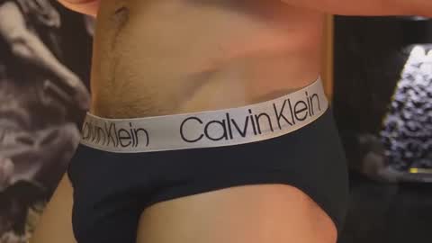 Snapshot of dann_saenz chatting on 10-31-25, 02:18 Dann saenz online show from 10-31-25, 02:18