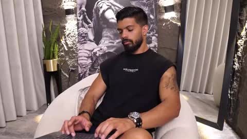 Snapshot of dann_saenz chatting on 03-26-26, 01:17 Dann saenz online show from 03-26-26, 01:17