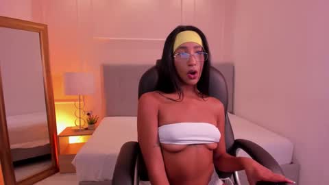 danna_palmeth online show from 10-23-25, 08:40