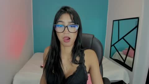 Danna online show from 06-11-26, 03:32