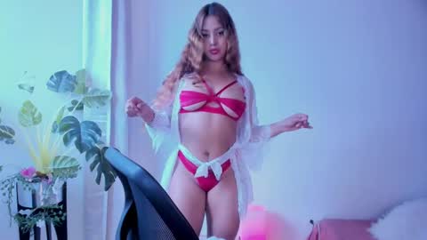 Snapshot of danna_stewart chatting on 02-23-25, 10:20 Paulina online show from 02-23-25, 10:20